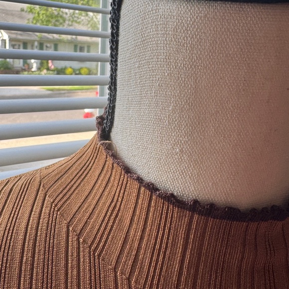 Forever 21 Brown Long Sleeve Top - Picture 2 of 3